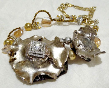 Collar coco dorado